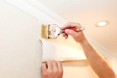 Pose de papier peint à Valbelle — revêtements muraux et toiles de verre